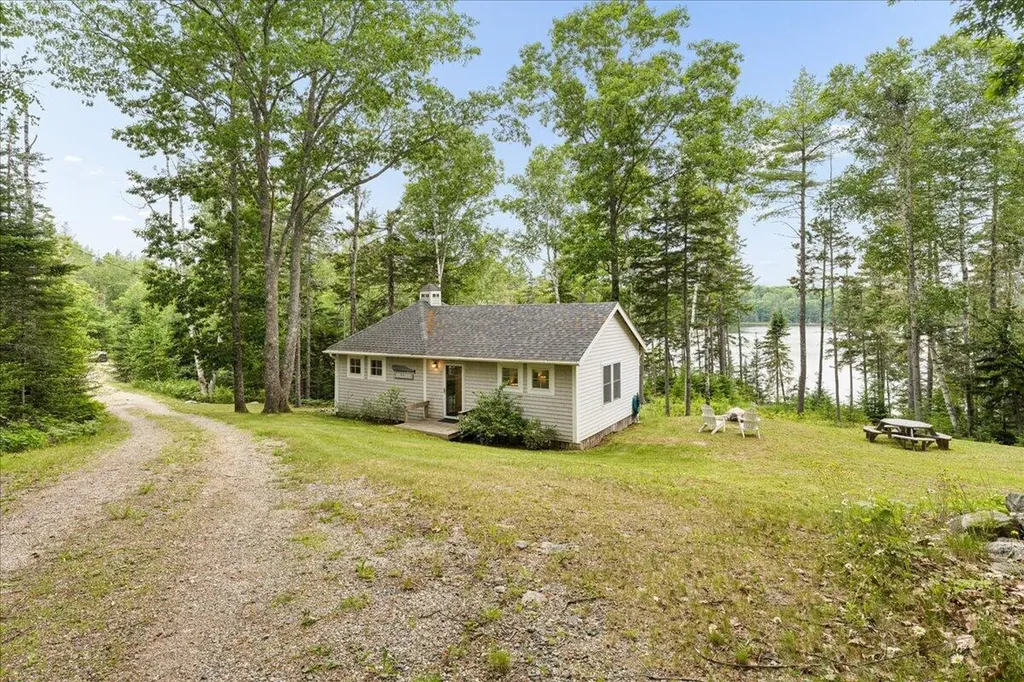 111 Franks Flat Sedgwick ME 04676