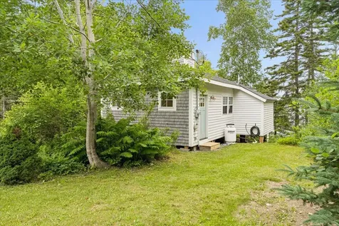 111 Franks Flat Sedgwick ME 04676