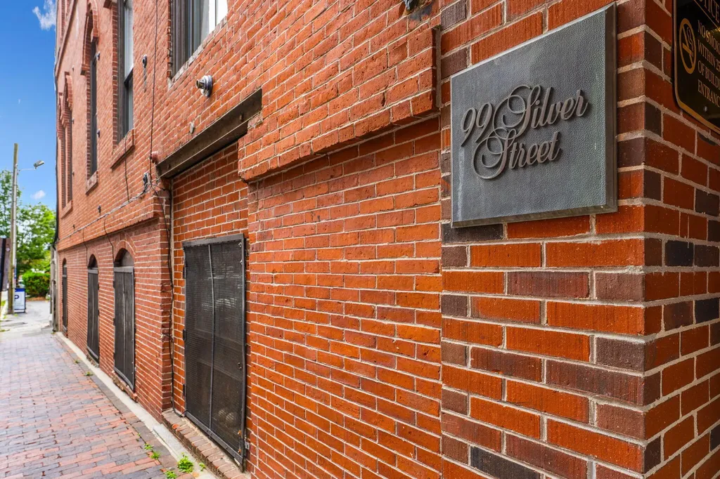 Portland ME, 99 Silver Street, Unit 2-6