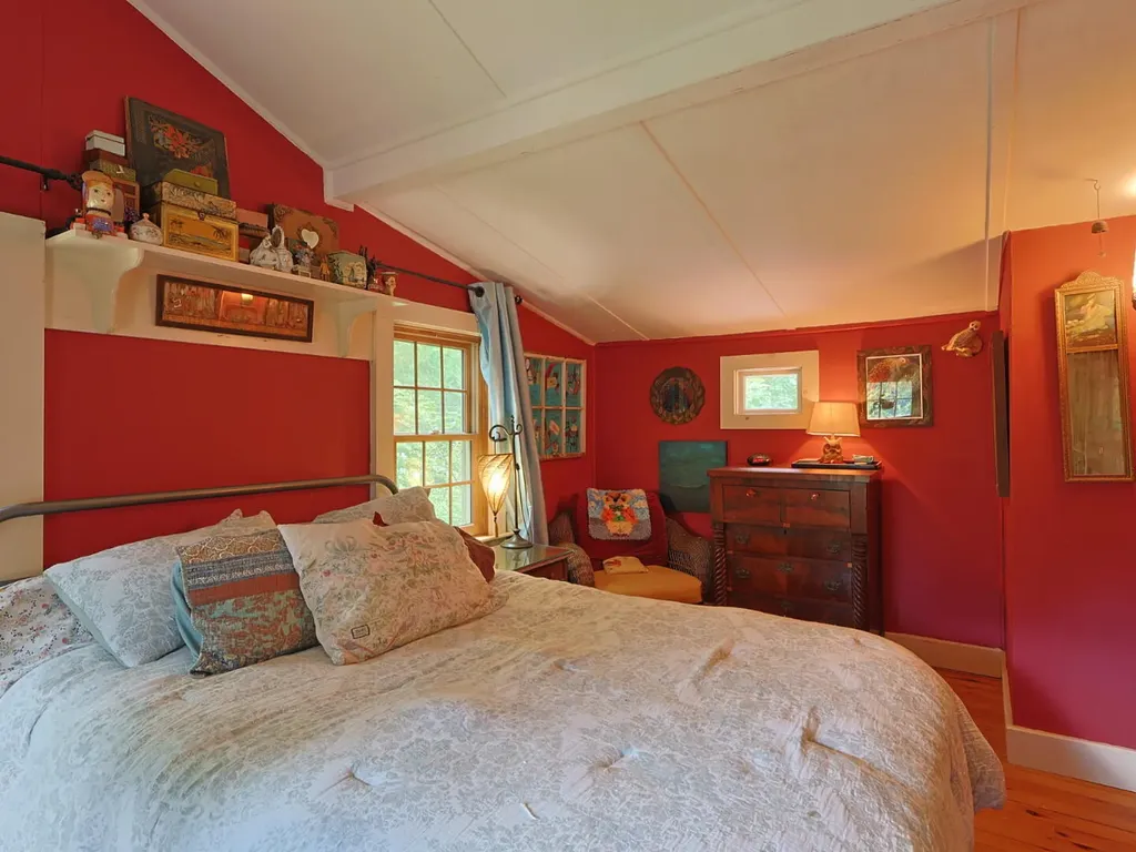 592 Belfast Road Camden ME 04843