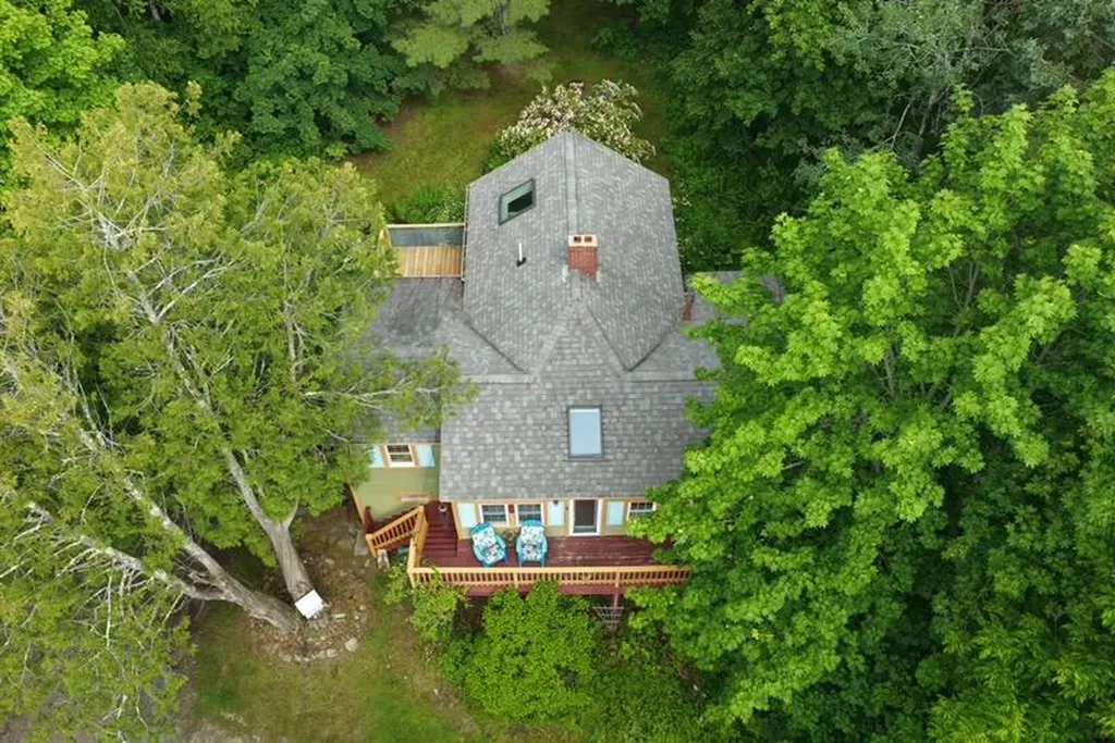 592 Belfast Road Camden ME 04843