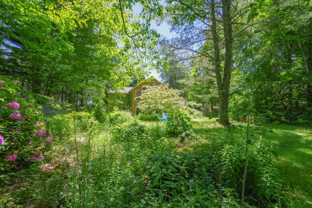 592 Belfast Road Camden ME 04843