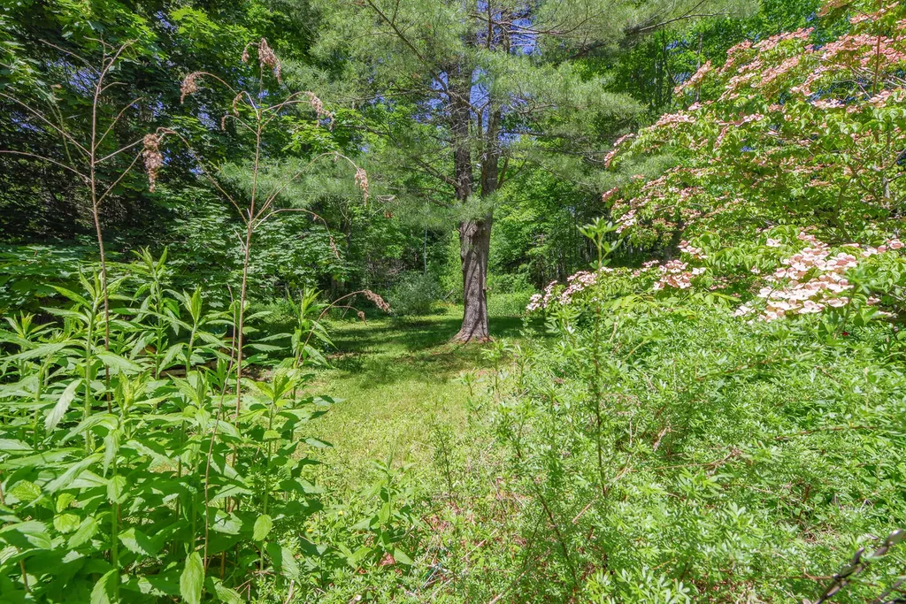 592 Belfast Road Camden ME 04843