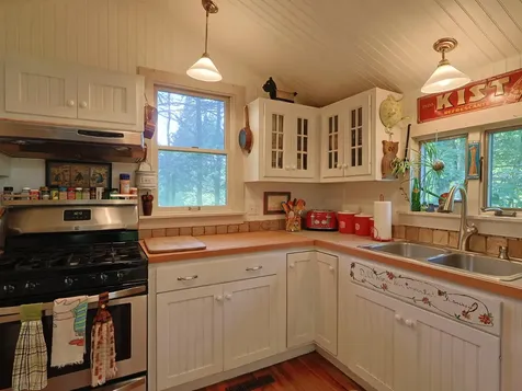 592 Belfast Road Camden ME 04843