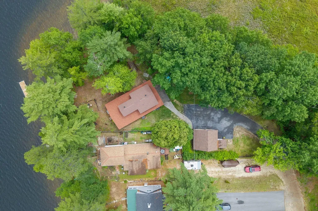 32 E Eleanor Avenue Standish ME 04084