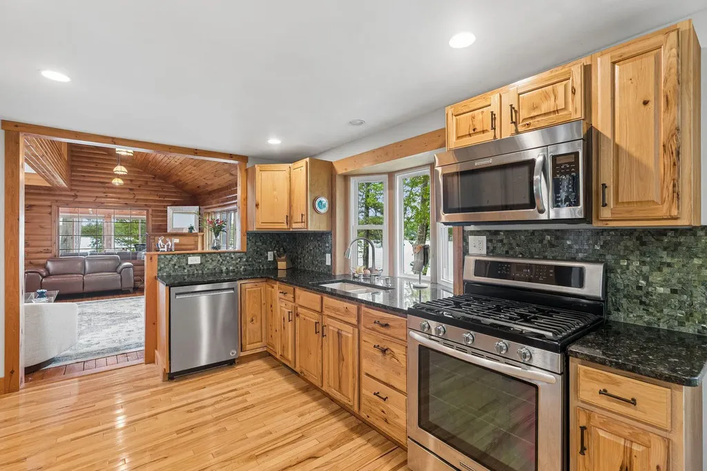 32 E Eleanor Avenue Standish ME 04084