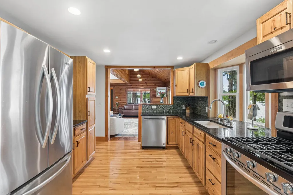 32 E Eleanor Avenue Standish ME 04084