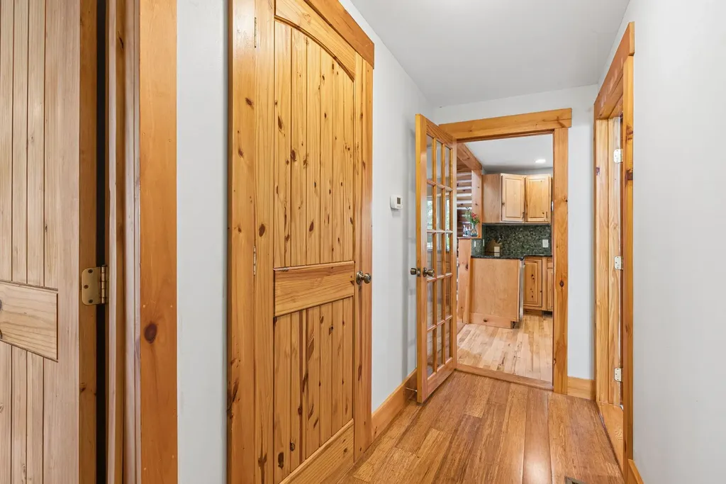 32 E Eleanor Avenue Standish ME 04084