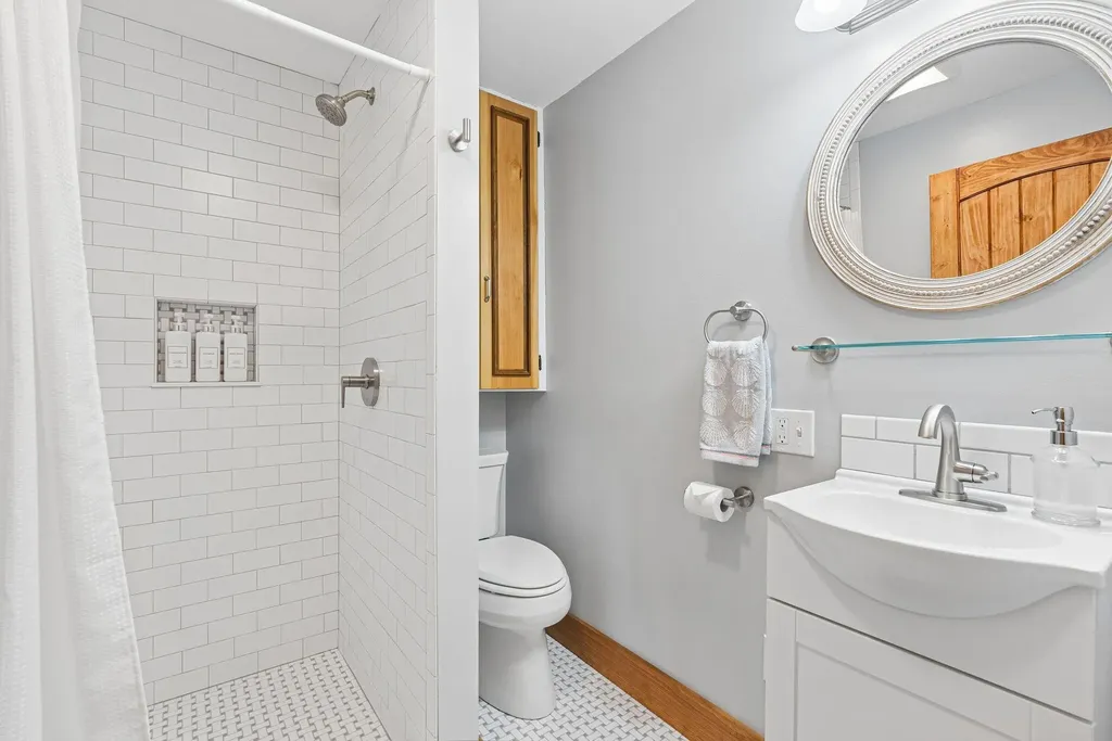 32 E Eleanor Avenue Standish ME 04084