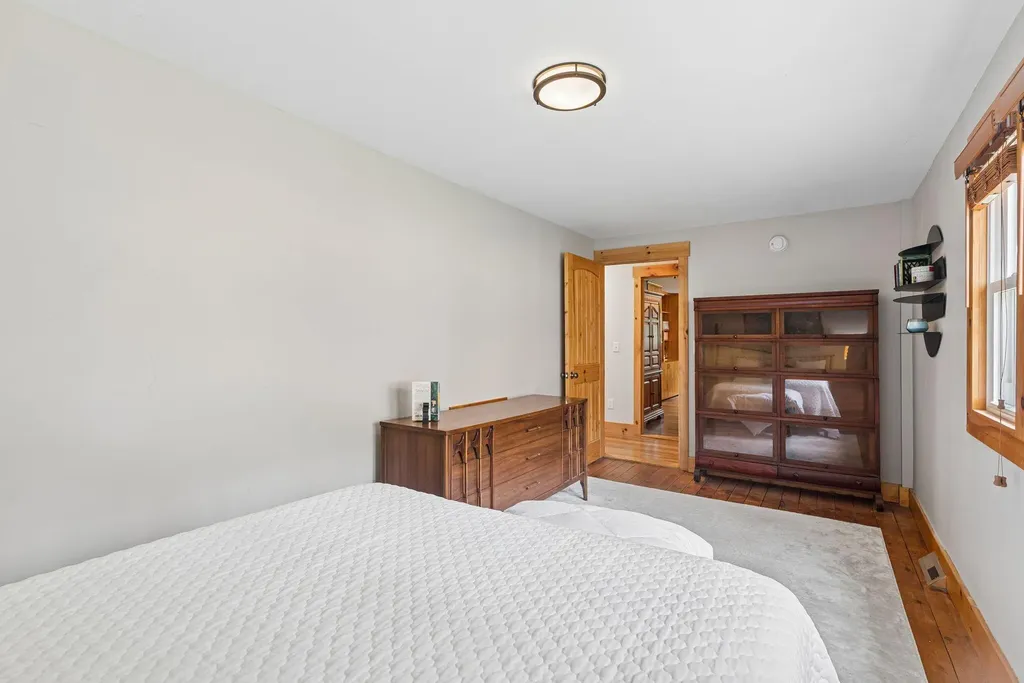 32 E Eleanor Avenue Standish ME 04084