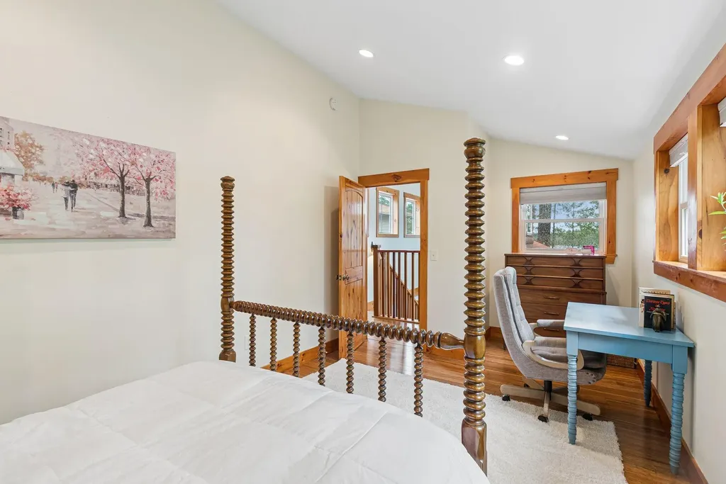 32 E Eleanor Avenue Standish ME 04084