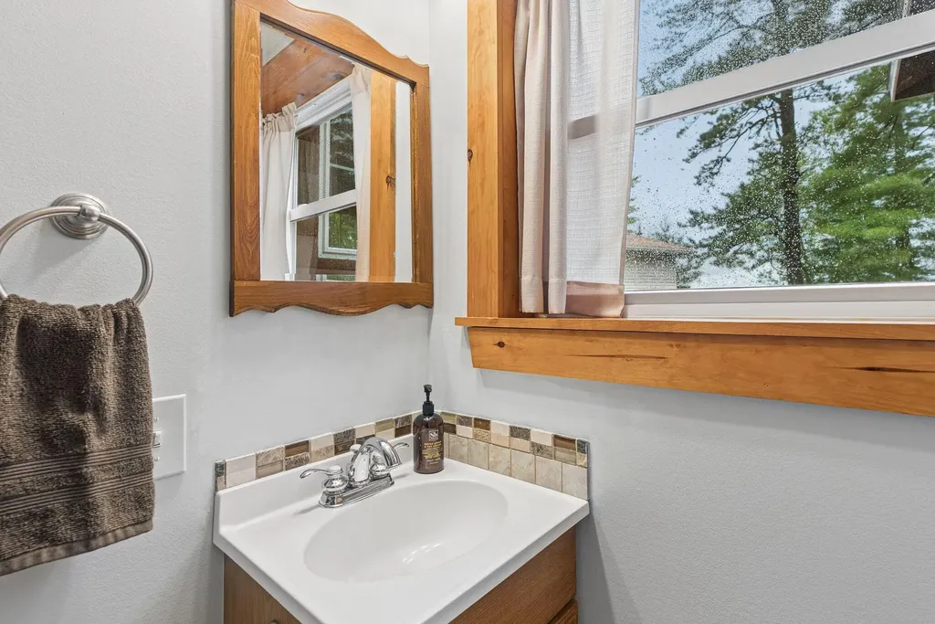 32 E Eleanor Avenue Standish ME 04084