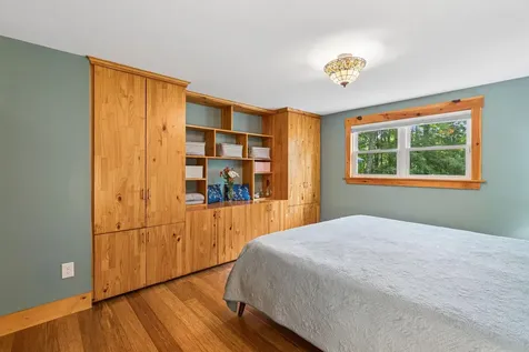 32 E Eleanor Avenue Standish ME 04084