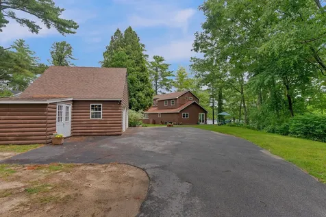 32 E Eleanor Avenue Standish ME 04084