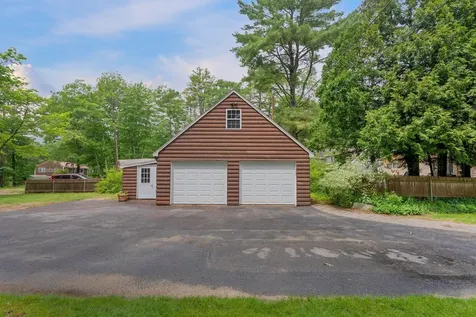 32 E Eleanor Avenue Standish ME 04084