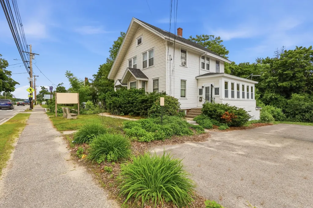 643 Main Street Lewiston ME 04240