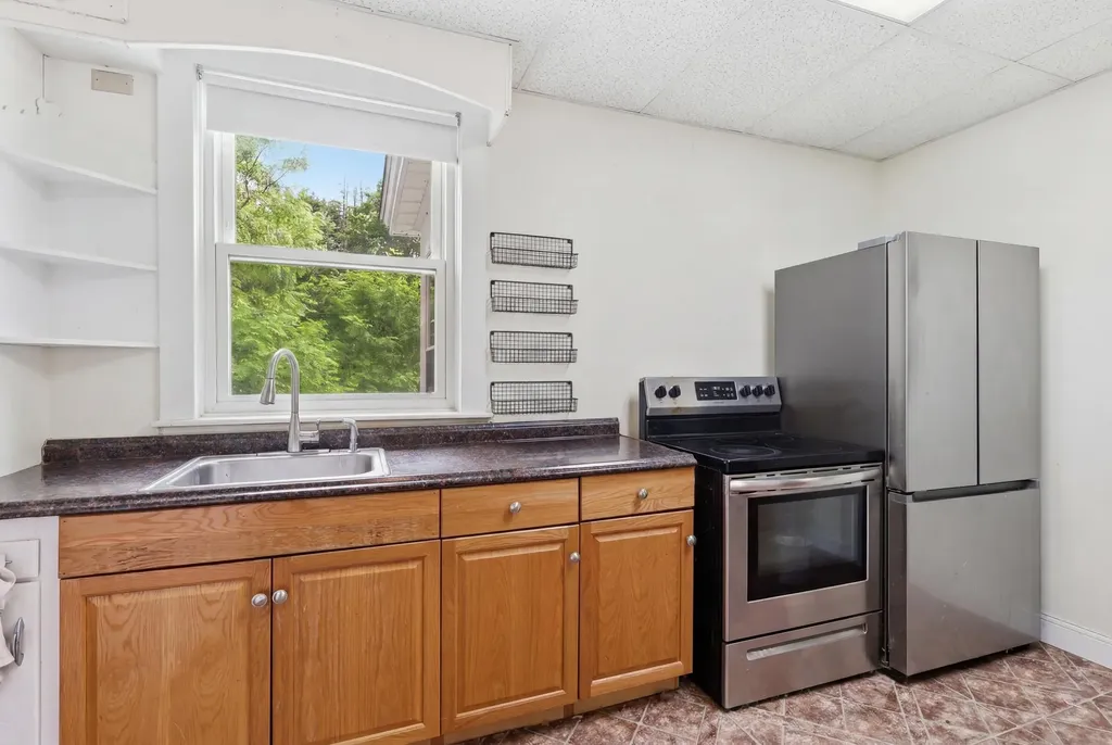 643 Main Street Lewiston ME 04240