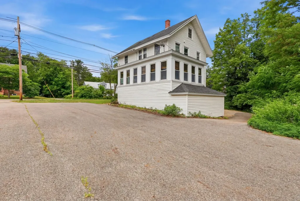 643 Main Street Lewiston ME 04240