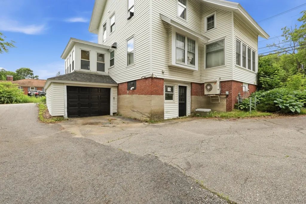 643 Main Street Lewiston ME 04240