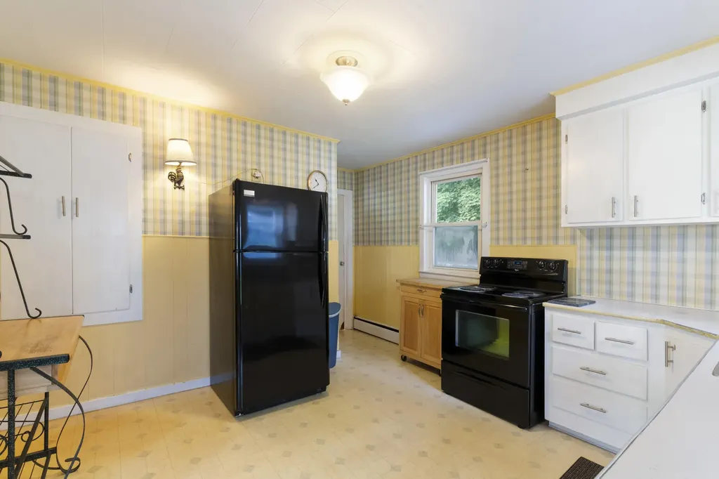 2 Dennis Street Augusta ME 04330