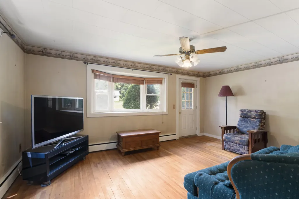 2 Dennis Street Augusta ME 04330