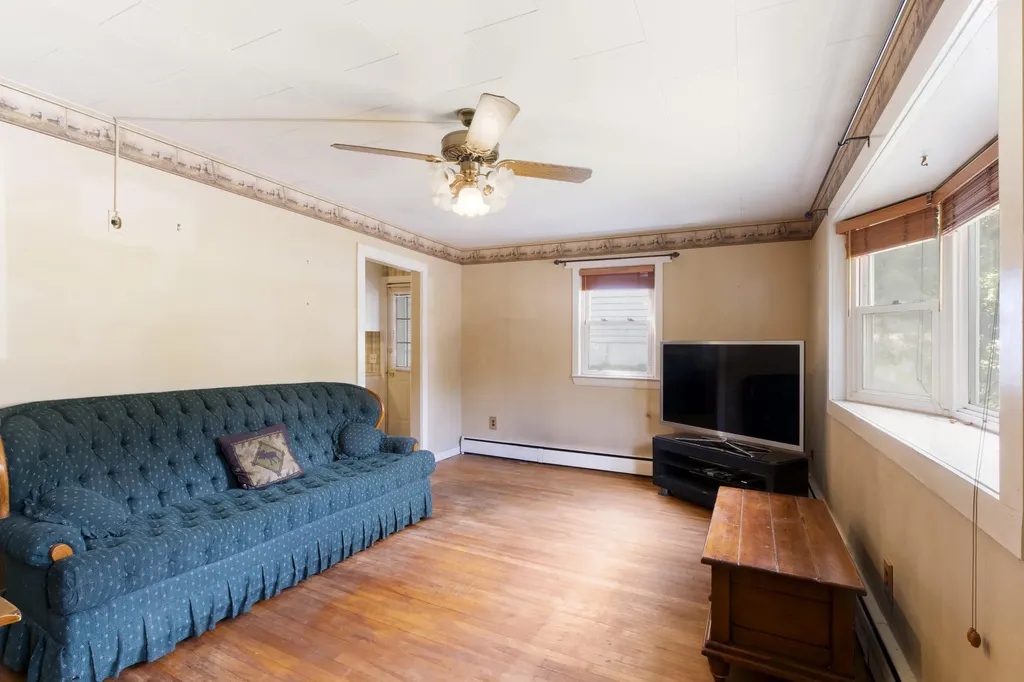 2 Dennis Street Augusta ME 04330