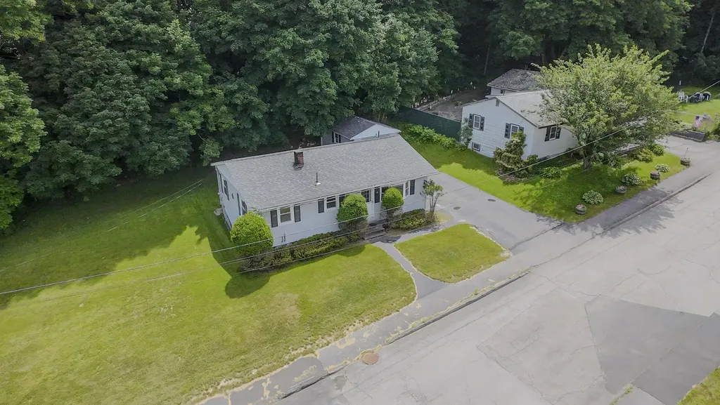 2 Dennis Street Augusta ME 04330
