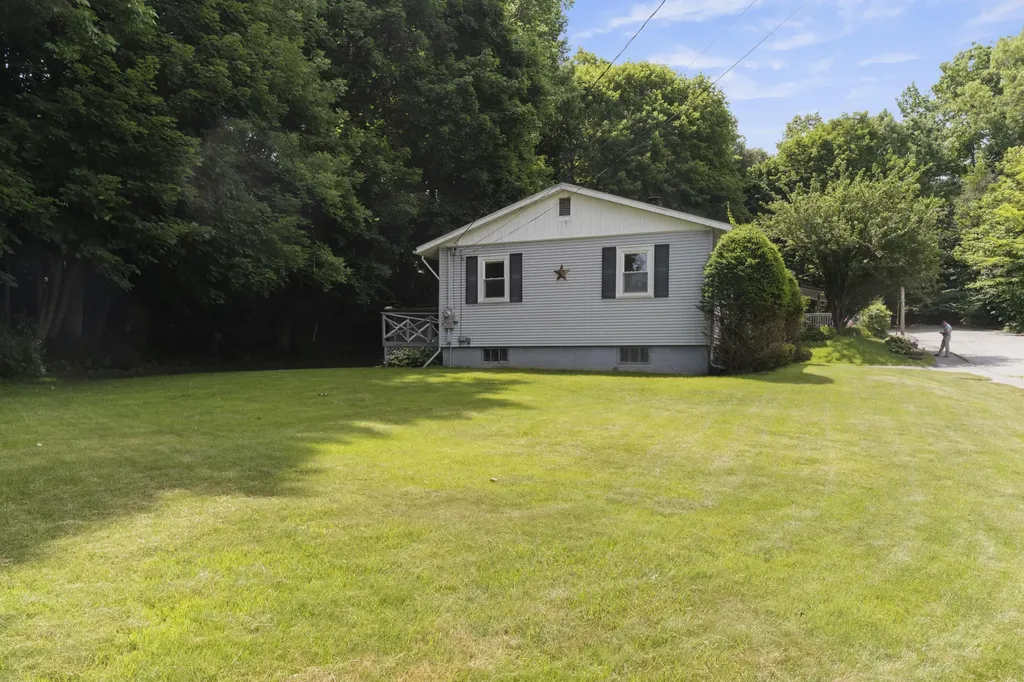 2 Dennis Street Augusta ME 04330
