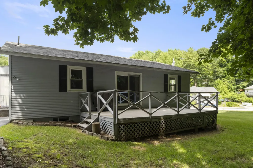 2 Dennis Street Augusta ME 04330