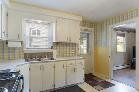 2 Dennis Street Augusta ME 04330