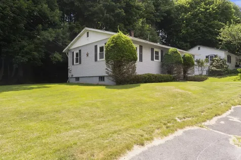 2 Dennis Street Augusta ME 04330