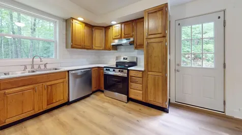 950 Main Street Wayne ME 04284