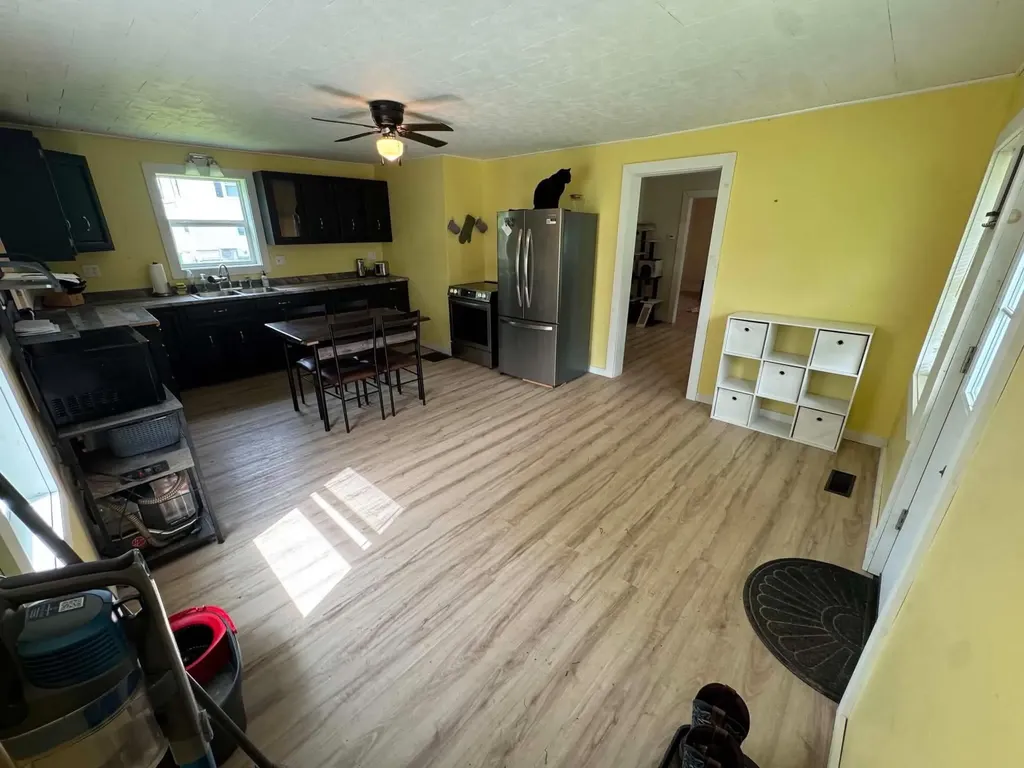 9 Perry Street Lincoln ME 04457
