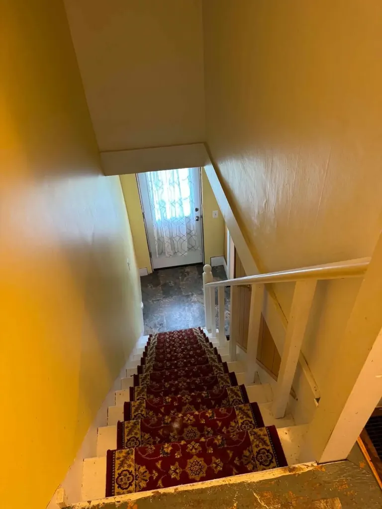 9 Perry Street Lincoln ME 04457