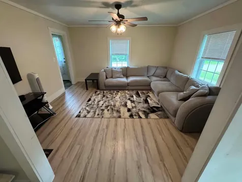 9 Perry Street Lincoln ME 04457