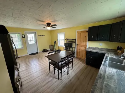 9 Perry Street Lincoln ME 04457