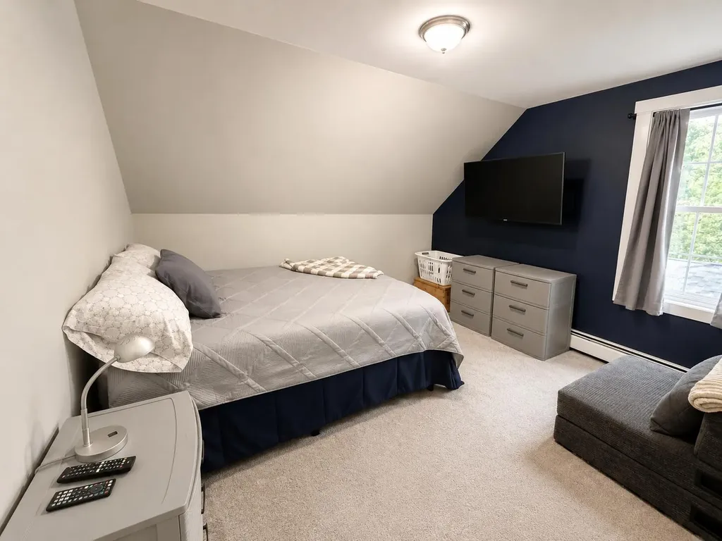 16 Escott Way Naples ME 04055