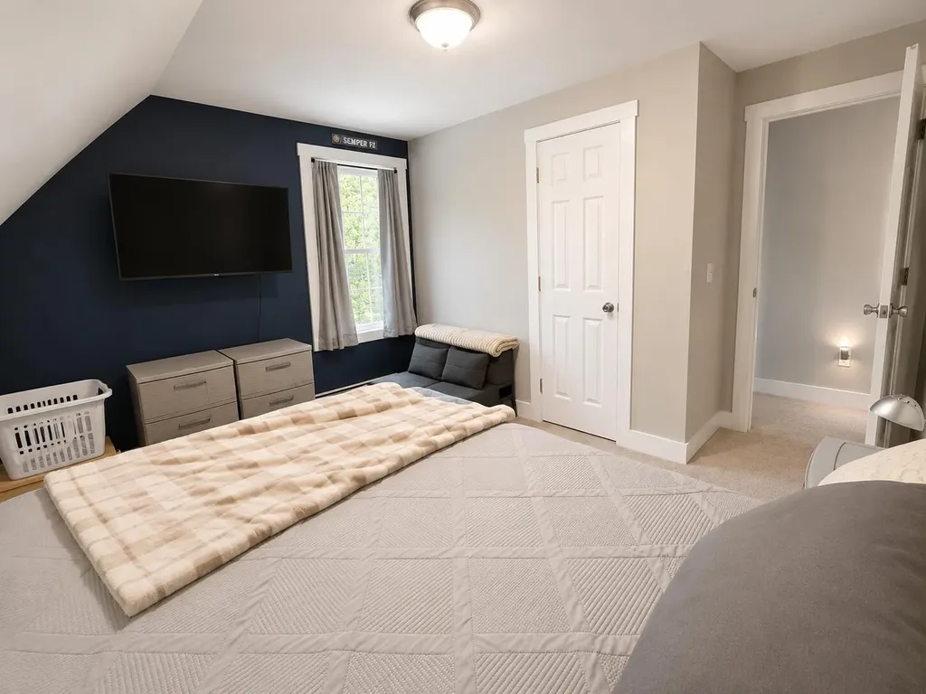 16 Escott Way Naples ME 04055
