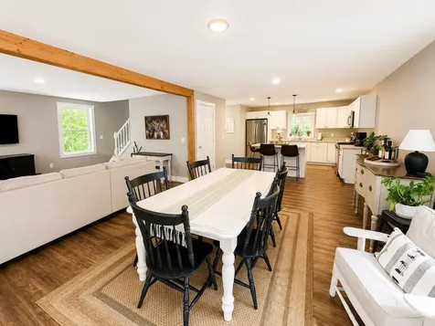 16 Escott Way Naples ME 04055