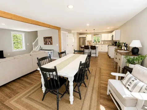 16 Escott Way Naples ME 04055