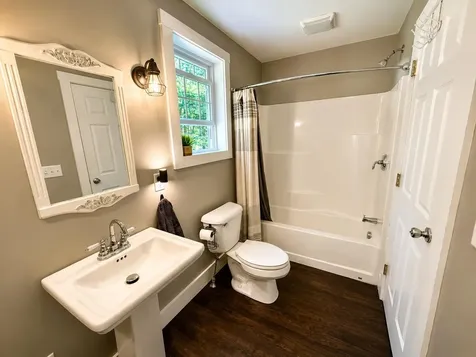 16 Escott Way Naples ME 04055