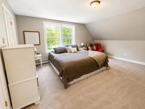 16 Escott Way Naples ME 04055