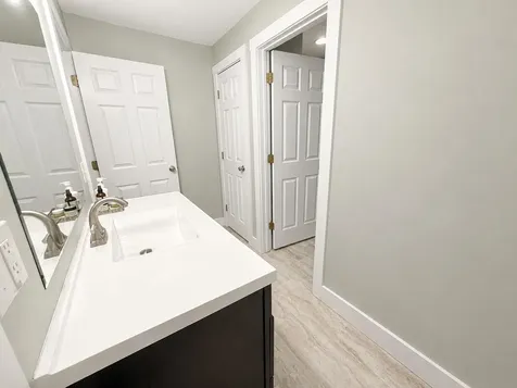 16 Escott Way Naples ME 04055