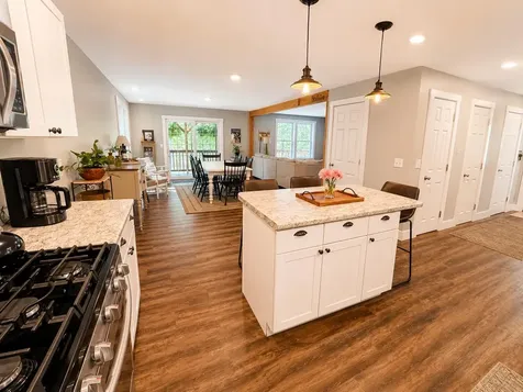 16 Escott Way Naples ME 04055