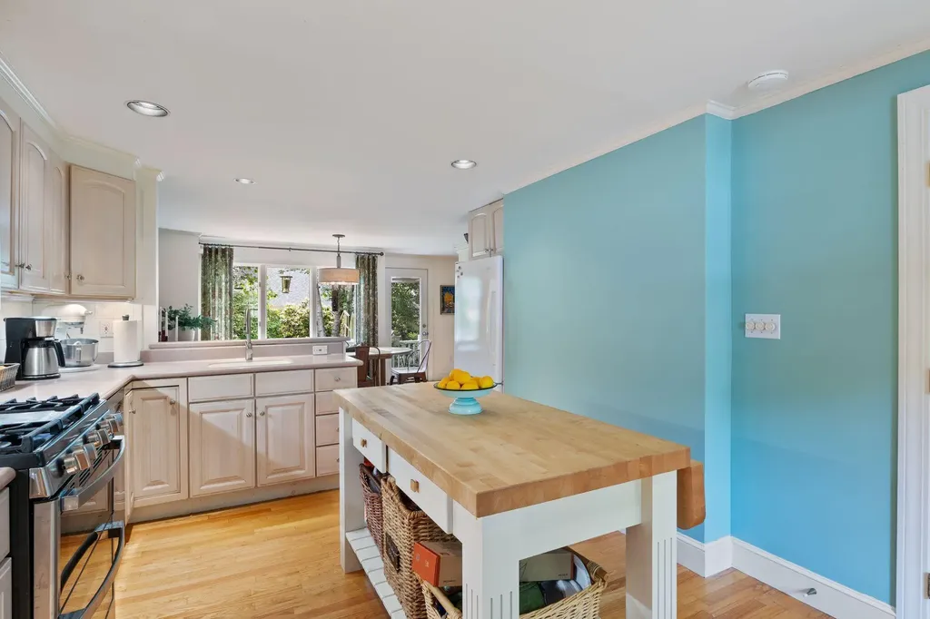 22 Applegate Lane Falmouth ME 04105