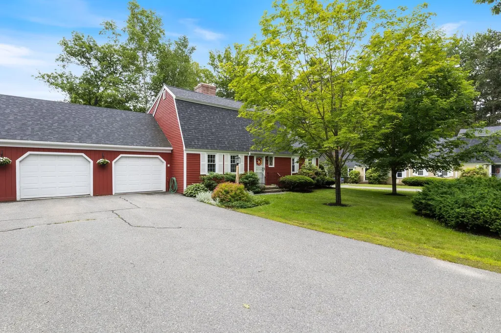 22 Applegate Lane Falmouth ME 04105