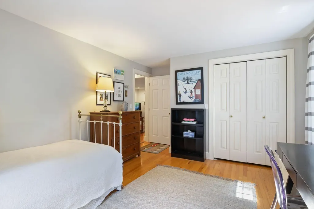22 Applegate Lane Falmouth ME 04105