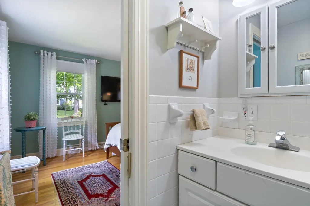 22 Applegate Lane Falmouth ME 04105