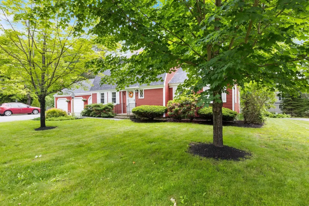 22 Applegate Lane Falmouth ME 04105