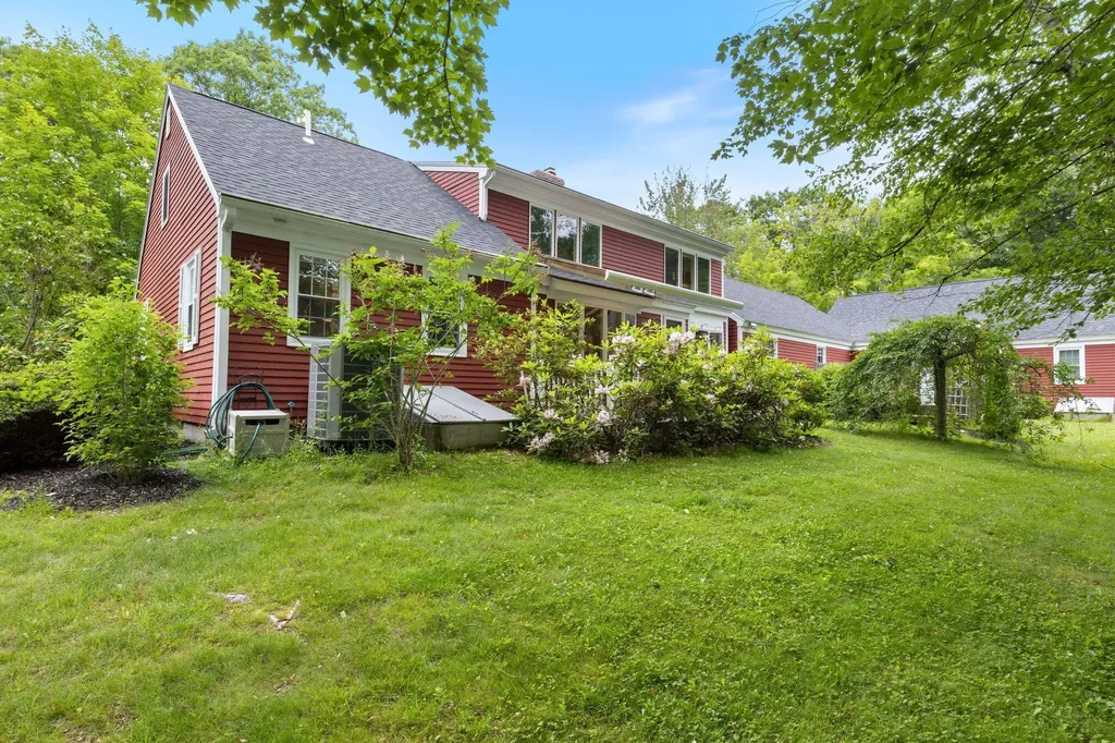 22 Applegate Lane Falmouth ME 04105